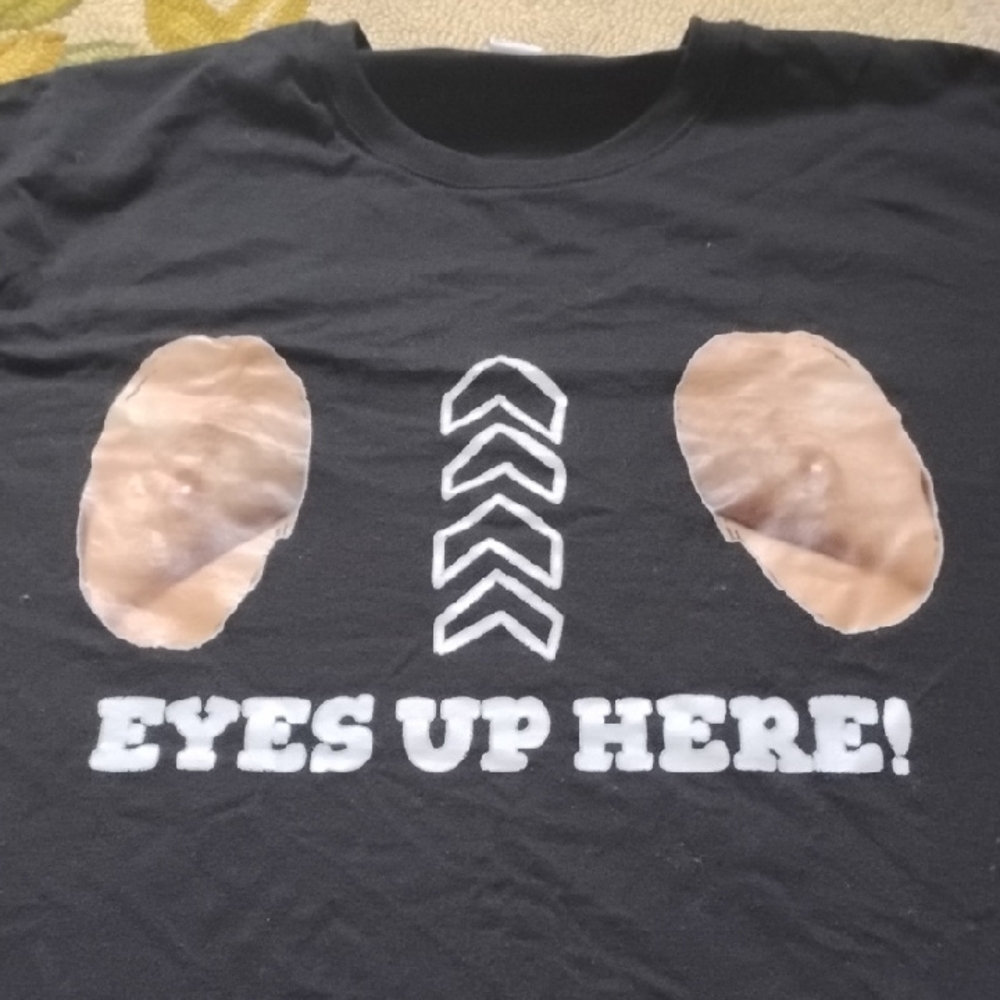 Source Unknown Black Tee with White and Tan Print